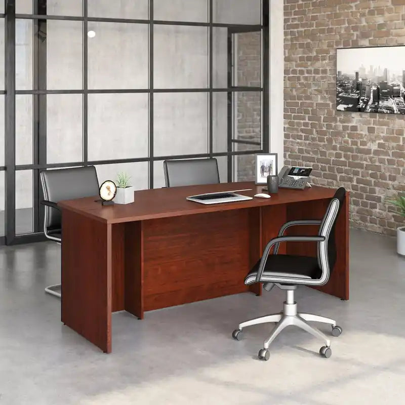 Bureau commercial de 180 cm avec plateau en mélamine de 2,5 cm, gestion des câbles et œillets passe-câbles – Cerisier classique