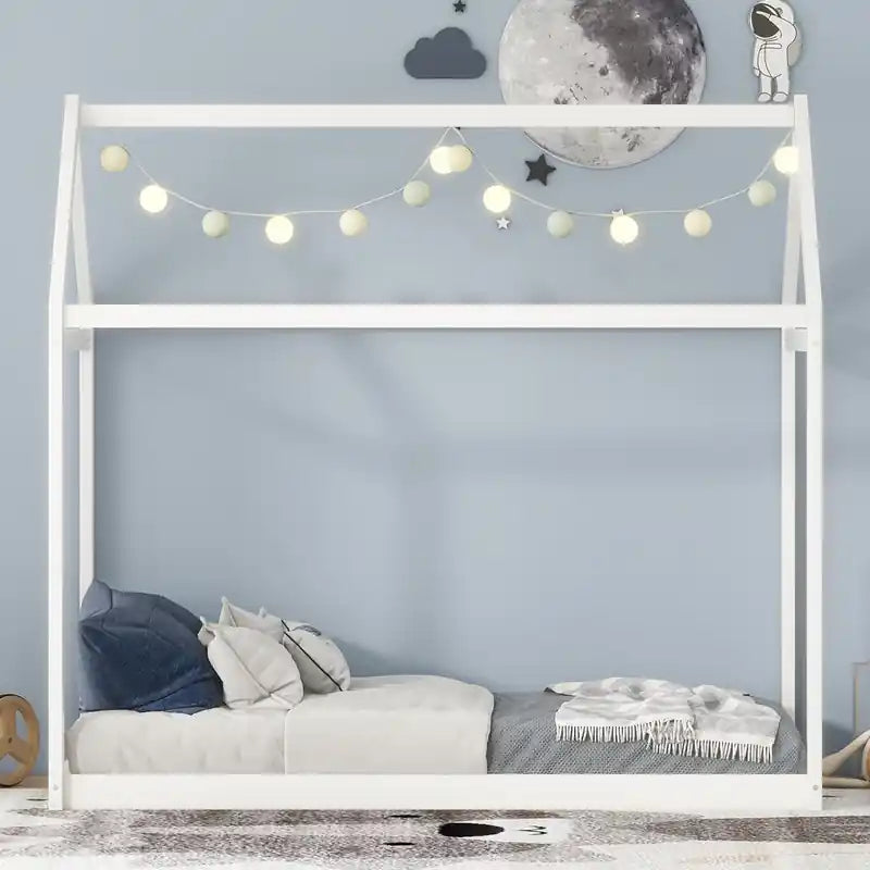 Lit cabane simple pour enfant avec cadre de toit – Pin blanc et bois d'ingénierie, design facile à nettoyer