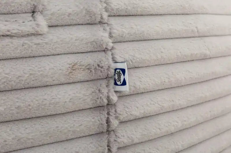 Pouf poire Sealy Kade en velours côtelé avec mousse haute densité