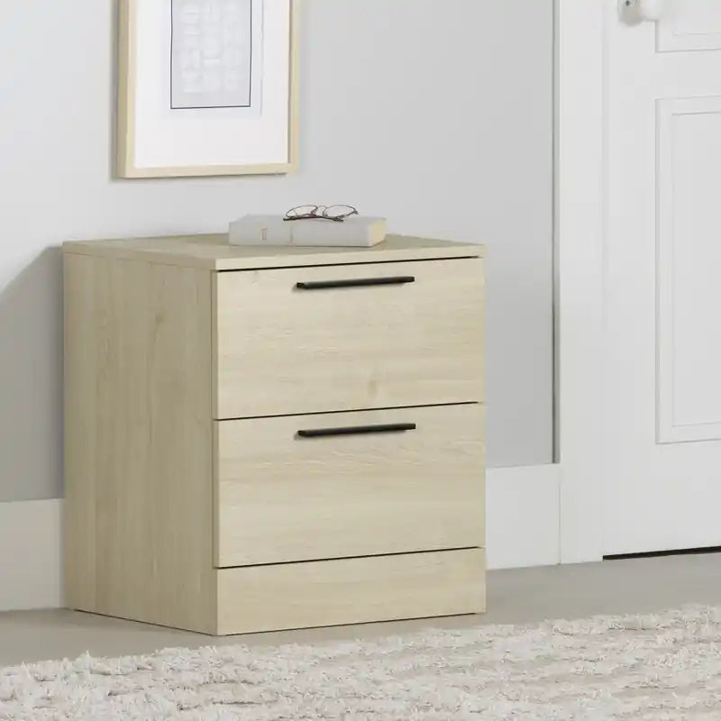 Table de chevet Step One Essential 2 tiroirs avec poignées fines – Chêne blanchi, style minimaliste contemporain