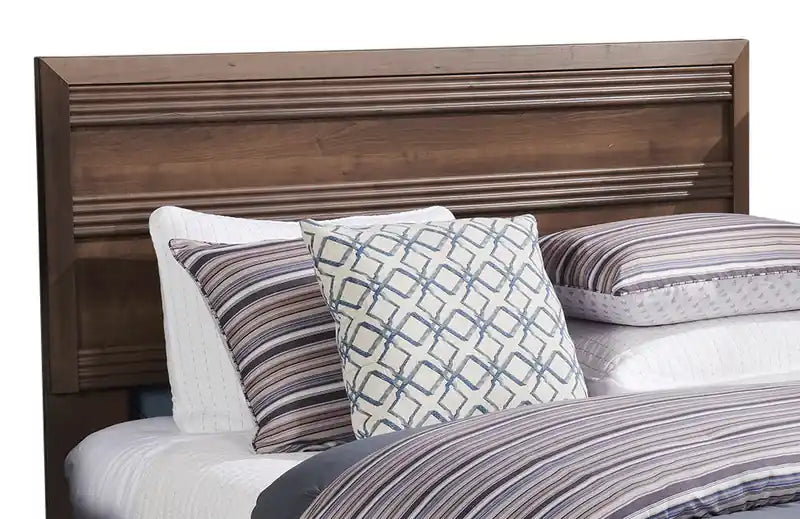Tête de lit en panneau double/grand lit avec détails festonnés – Bois d'ingénierie stratifié blanc, fabriqué au Canada