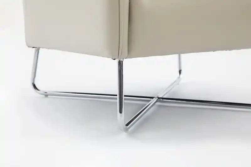 Fauteuil d'appoint en similicuir Vine 34.6 avec pieds en métal